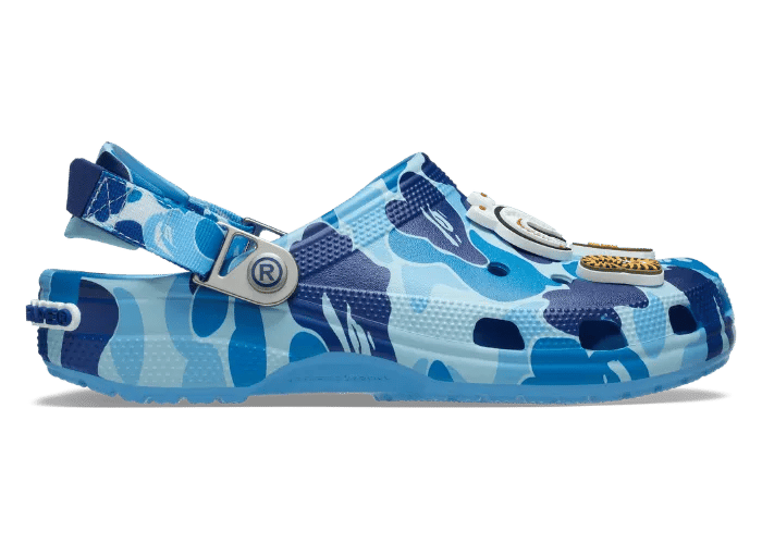 即完 BAPE CROCS CLOG ABC CAMO BLUE 20㎝ BAPE x Crocs Classic Clog combines camouflage and comfort